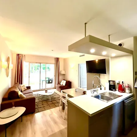 Superbe appartement en résidence avec piscine Saint-Tropez Extérieur photo