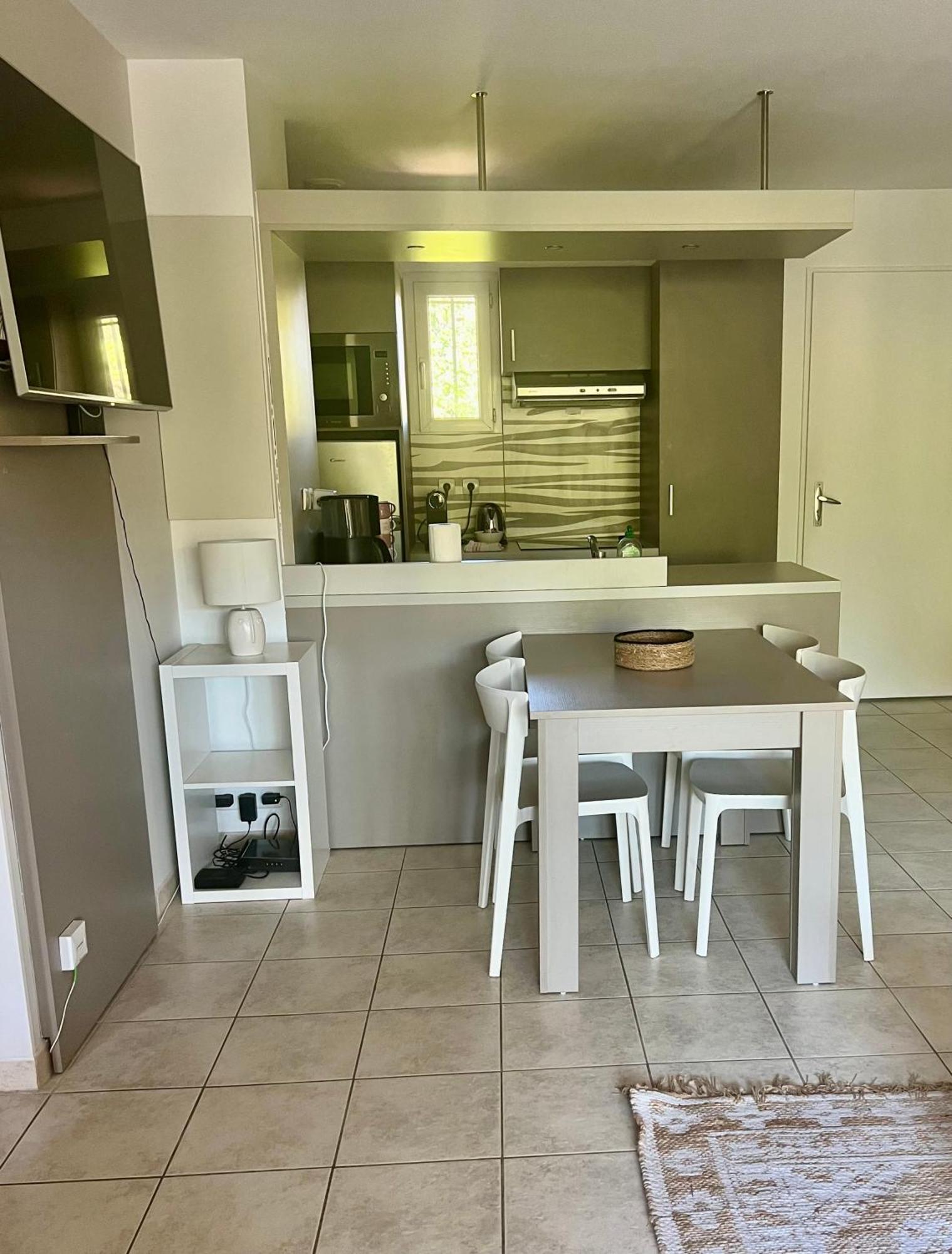 Appartement En Avec Piscine